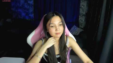 nomi online show from April 19, 7:49 pm