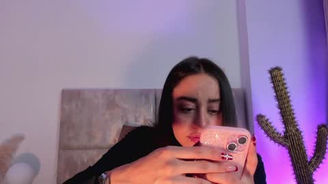 Snapshot of nora_dasilva chatting on December 21, 12:31 am Nora Da Silva online show from December 21, 12:31 am