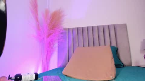 Snapshot of nora_dasilva chatting on January 16, 3:34 am Nora Da Silva online show from January 16, 3:34 am