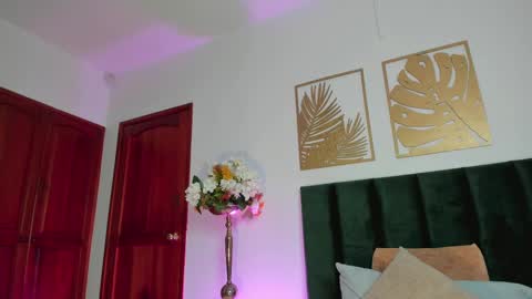 Snapshot of nora_dasilva chatting on February 25, 1:09 am Nora Da Silva online show from February 25, 1:09 am