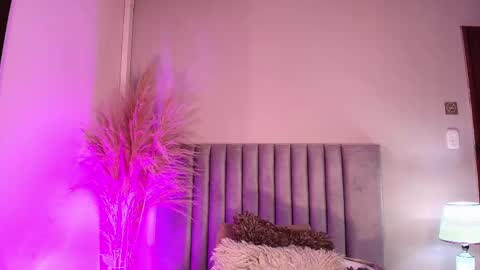 Snapshot of nora_dasilva chatting on September 10, 12:32 am Nora Da Silva online show from September 10, 12:32 am