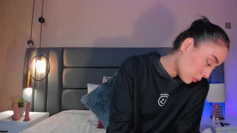 Snapshot of nora_dasilva chatting on October 16, 12:33 am Nora Da Silva online show from October 16, 12:33 am