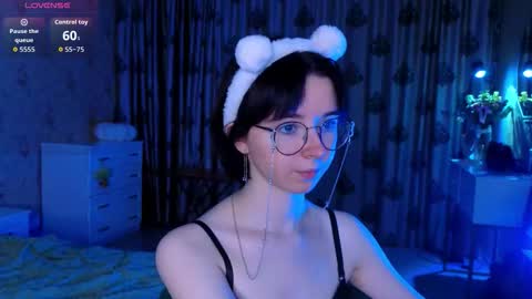 Nora Failure online show from November 6, 1:45 pm