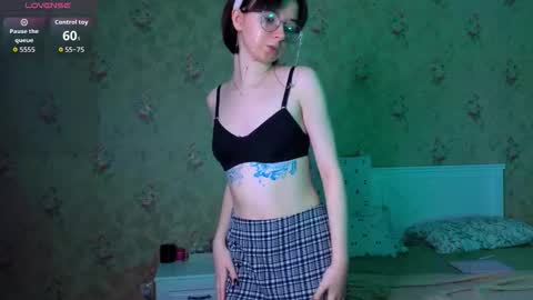 Nora Failure online show from November 22, 3:27 am