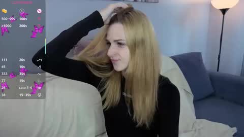 Snapshot of noradunn chatting on September 21, 10:28 am Elina online show from September 21, 10:28 am