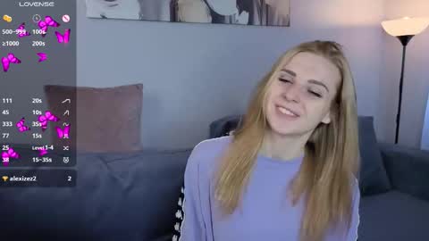 Snapshot of noradunn chatting on September 28, 10:31 am Elina online show from September 28, 10:31 am