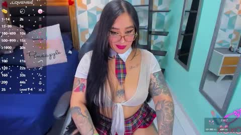 Snapshot of noraloux1 chatting on October 12, 3:05 am noraloux1 online show from October 12, 3:05 am