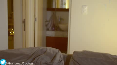 Ariane online show from February 26, 4:47 am