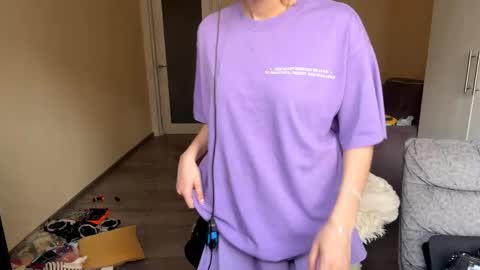 Elena online show from April 18, 4:05 am