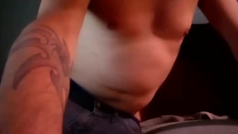 Snapshot of normalbo1982 chatting on January 15, 2:27 am Good boy online show from January 15, 2:27 am