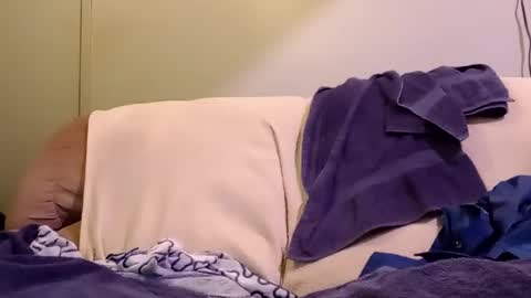 Snapshot of normalbo1982 chatting on September 10, 2:00 am Good boy online show from September 10, 2:00 am