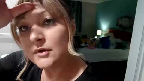 notouchmami online show from September 21, 9:00 am