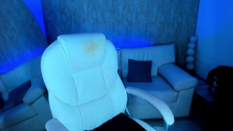 Snapshot of nova_sex1 chatting on September 10, 4:45 am nova online show from September 10, 4:45 am