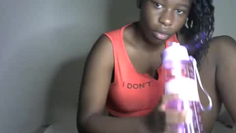 novaah online show from November 7, 9:37 pm