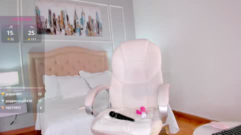 Andrea online show from February 7, 7:27 pm