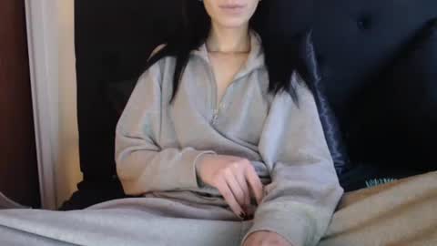 Snapshot of novafrey chatting on October 28, 1:47 pm Olivia online show from October 28, 1:47 pm