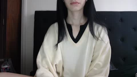 Snapshot of novafrey chatting on November 25, 6:19 pm Olivia online show from November 25, 6:19 pm