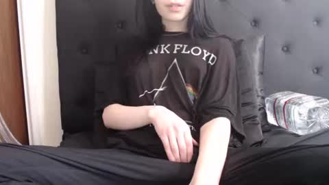 Snapshot of novafrey chatting on December 2, 6:14 pm Olivia online show from December 2, 6:14 pm