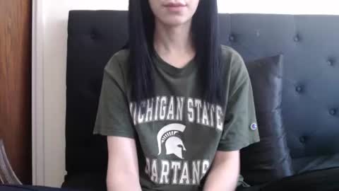 Snapshot of novafrey chatting on December 4, 7:55 pm Olivia online show from December 4, 7:55 pm