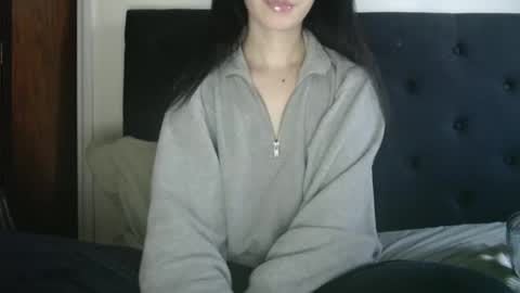 Snapshot of novafrey chatting on June 2, 11:56 am Olivia online show from June 2, 11:56 am