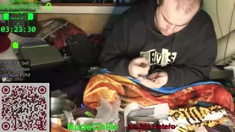 Snapshot of nudechiller chatting on November 7, 2:22 am Vinz... online show from November 7, 2:22 am