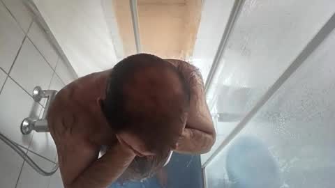 Snapshot of nudechiller chatting on November 10, 10:14 am Vinz... online show from November 10, 10:14 am