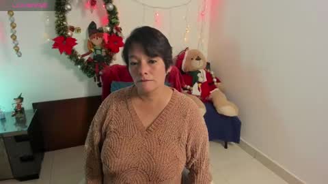 Snapshot of nuit_rose chatting on December 21, 2:09 am nuit_rose online show from December 21, 2:09 am