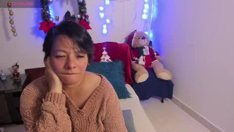 Snapshot of nuit_rose chatting on December 21, 5:14 am nuit_rose online show from December 21, 5:14 am