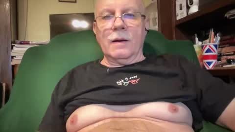 nukiss online show from February 8, 11:46 am