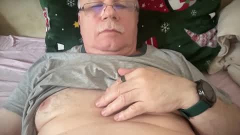 nukiss online show from March 27, 1:33 pm