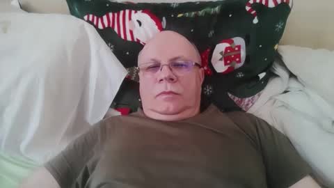 nukiss online show from April 8, 1:11 pm