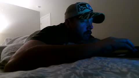 nuttincowboy727272 online show from December 14, 1:33 am