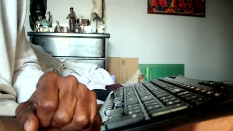 Snapshot of nyakuti chatting on December 19, 6:23 pm KN online show from December 19, 6:23 pm