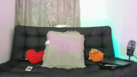 Snapshot of nyalgasai1 chatting on February 26, 4:36 am Nia online show from February 26, 4:36 am
