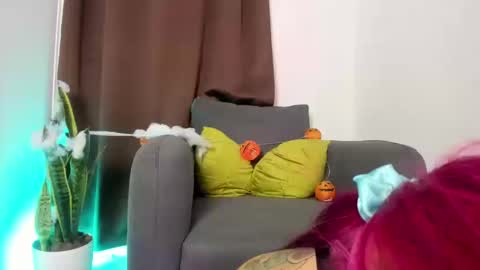 Snapshot of nyalgasai1 chatting on October 15, 12:11 am Nia online show from October 15, 12:11 am