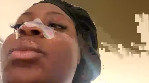 Snapshot of nybellaho chatting on December 29, 4:27 am bella2sexy online show from December 29, 4:27 am