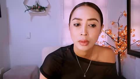 Snapshot of nycole_1988 chatting on November 26, 3:13 pm Nycole online show from November 26, 3:13 pm