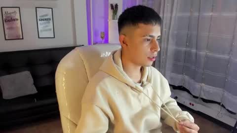 Snapshot of nyko_ds chatting on November 1, 3:52 am nyko_ds online show from November 1, 3:52 am