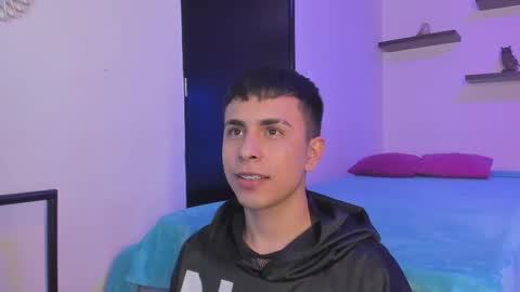 Snapshot of nyko_ds chatting on November 15, 4:43 am nyko_ds online show from November 15, 4:43 am