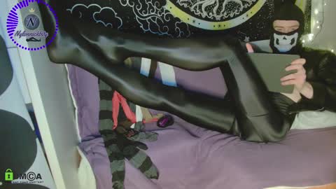 Snapshot of nyl0nnickb0y chatting on March 7, 10:32 pm Nyl0nnickb0y online show from March 7, 10:32 pm