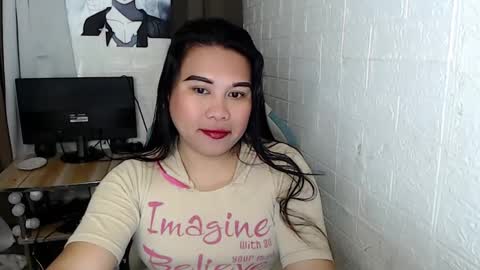 Snapshot of nylecummer chatting on December 15, 7:10 pm nylecummer online show from December 15, 7:10 pm