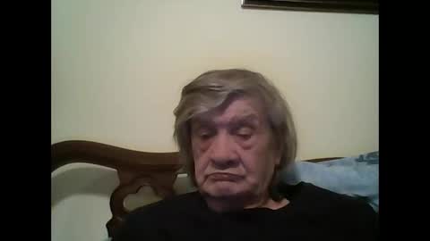 nylonloverll_1965 online show from April 14, 10:16 pm