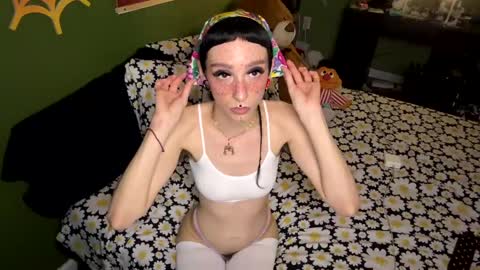 Snapshot of nymphaeaorion chatting on February 19, 12:03 am Nymphaea online show from February 19, 12:03 am