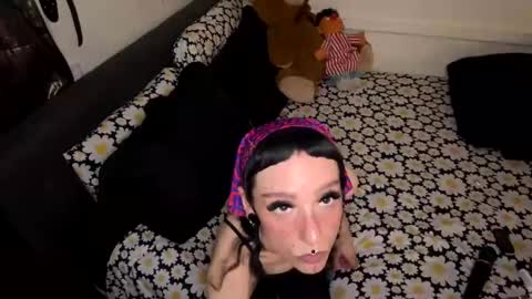 Snapshot of nymphaeaorion chatting on March 4, 2:06 am Nymphaea online show from March 4, 2:06 am