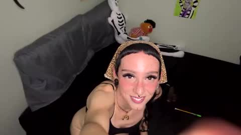 Snapshot of nymphaeaorion chatting on September 14, 12:10 am Nymphaea online show from September 14, 12:10 am