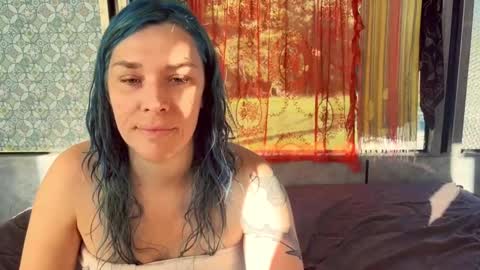 Snapshot of nympharabelle chatting on October 13, 6:35 am Creamy Grapefruit online show from October 13, 6:35 am