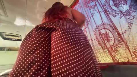 Snapshot of nympharabelle chatting on October 14, 6:03 am Creamy Grapefruit online show from October 14, 6:03 am