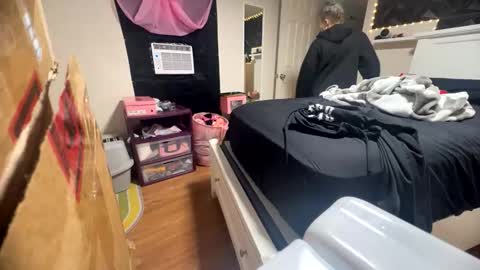 nymphomaticbaby online show from December 3, 1:35 am