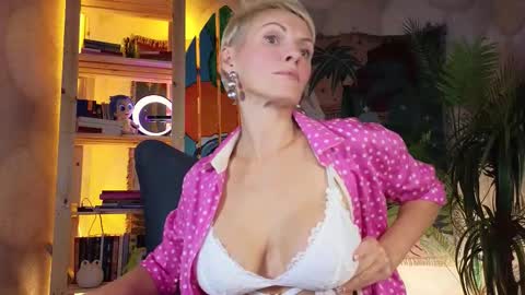 nymphvariety online show from October 5, 5:39 am