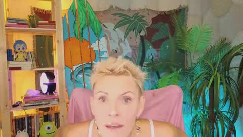 nymphvariety online show from October 11, 5:28 am